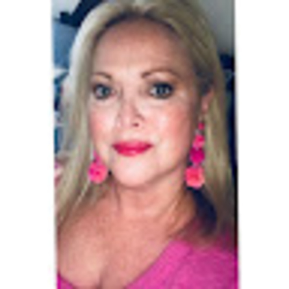 Meet your Posher, Debbie